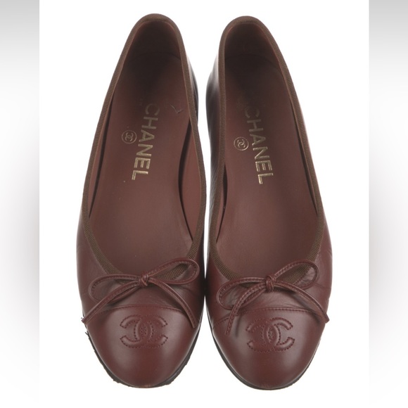 Chanel CC Interlocking Leather Baller Flats - Picture 2 of 4